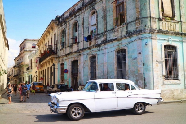 Chiêm ngưỡng ô-tô cổ tại La Havana