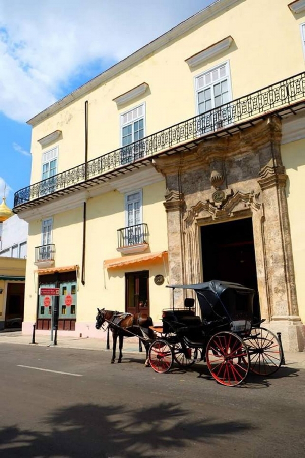 Chiêm ngưỡng ô-tô cổ tại La Havana