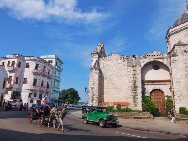 Chiêm ngưỡng ô-tô cổ tại La Havana