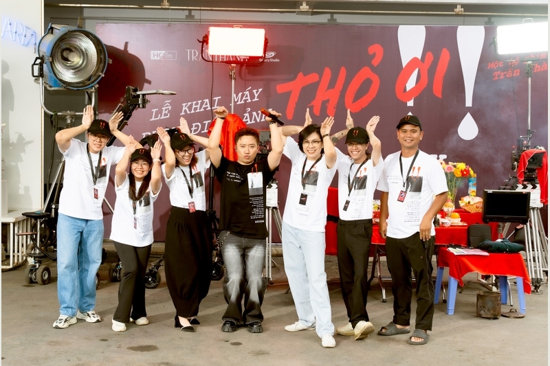Trấn Thành khai máy phim Tết 2026 'Thỏ ơi!!'