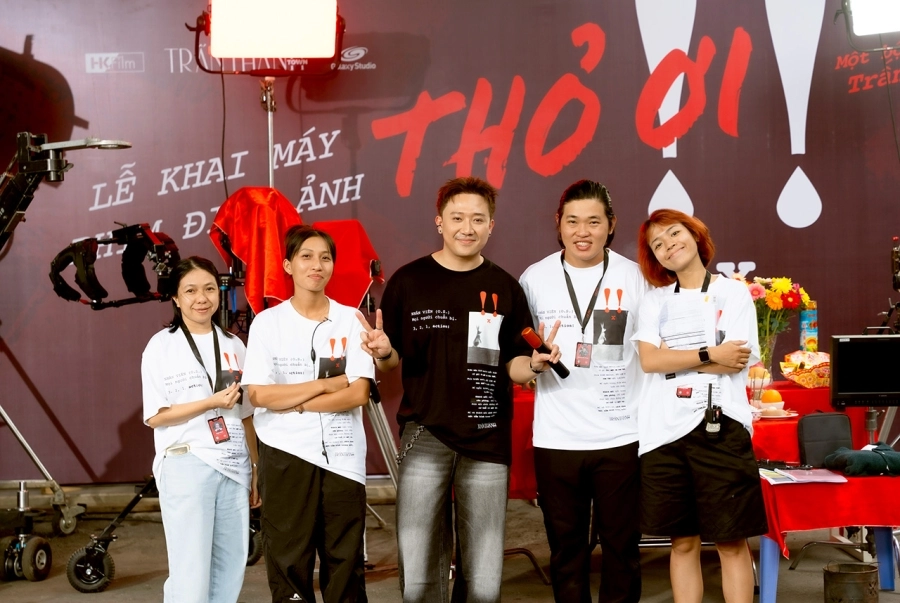 Trấn Thành khai máy phim Tết 2026 'Thỏ ơi!!'