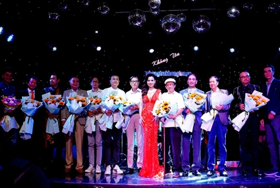 Ca sĩ Hà Ngọc Nhung ra mắt MV và album Sài Gòn Chiều Mưa Giăng