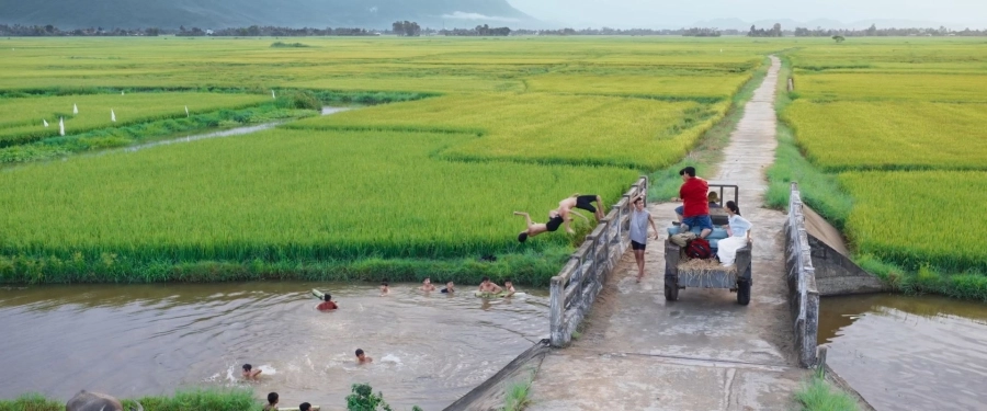 Kính Vạn Hoa bản điện ảnh: Gọi tên thanh xuân qua những khung hình đầu tiên