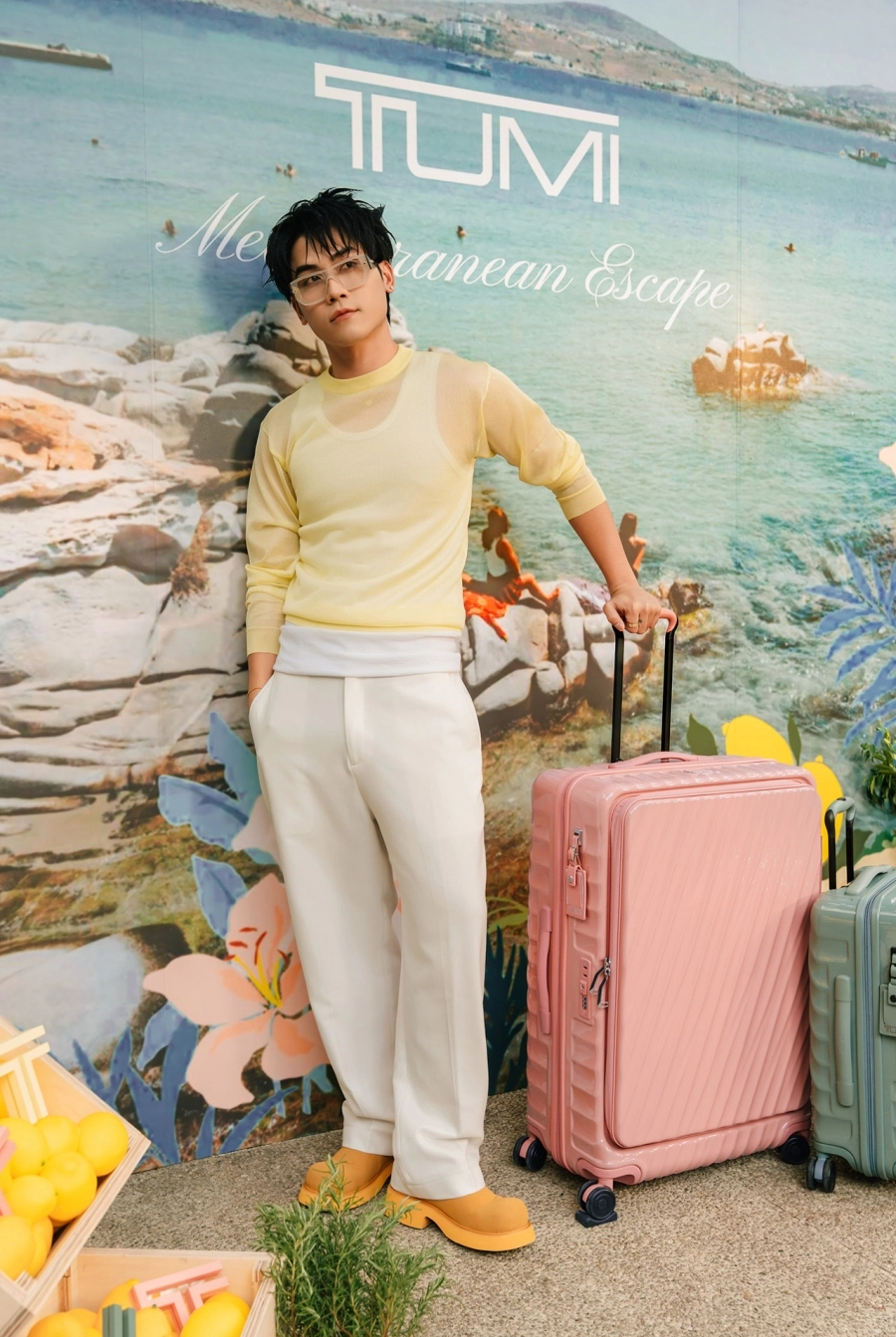Dàn sao đình đám tham dự 'kỳ nghỉ địa trung hải' của TUMI với sự kiện ra mắt bst Xuân Hè 2026