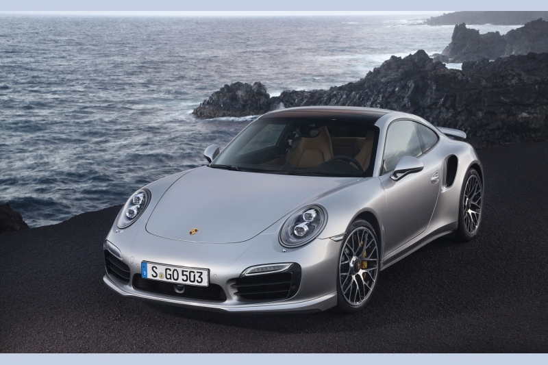Porsche duy trì doanh số ổn định trong năm 2023