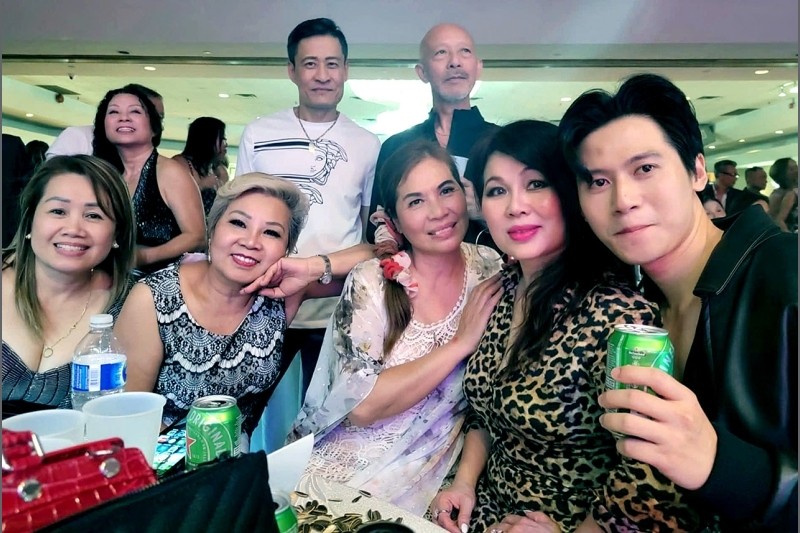 Nghề bầu show (P1): Hành trình đẵm nước mắt trên xứ người