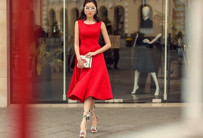  MC Thanh Thanh Huyền gợi ý mặc đẹp với sắc đỏ đầu năm của Đỗ Mạnh Cường    