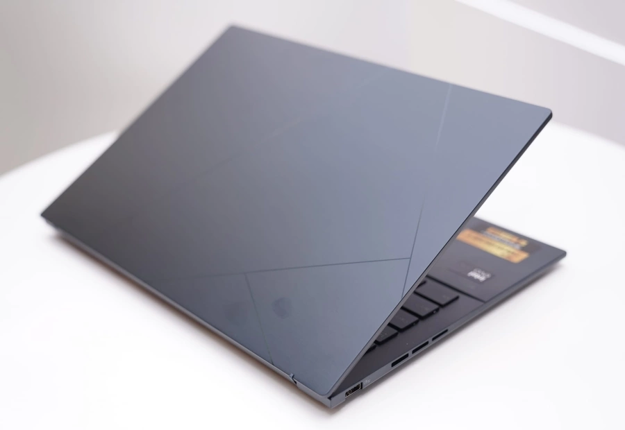 ASUS ra mắt Zenbook 14 OLED sử dụng CPU Intel Core Ultra tích hợp AI