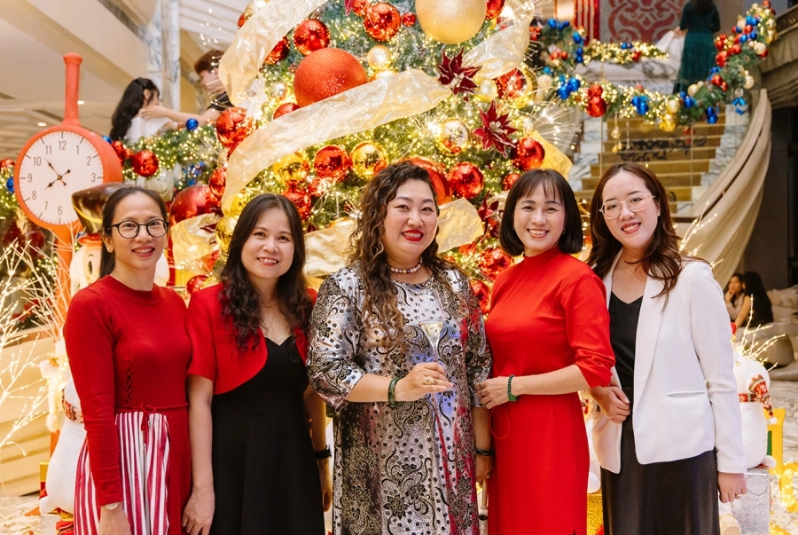 The Reverie Saigon ra mắt chuỗi sự kiện lễ hội 2025 'Chuyến Tàu Lễ Hội Diệu Kỳ'