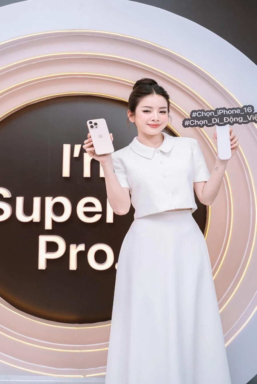 DJ Mie đến Di Động Việt lên đời iPhone 16