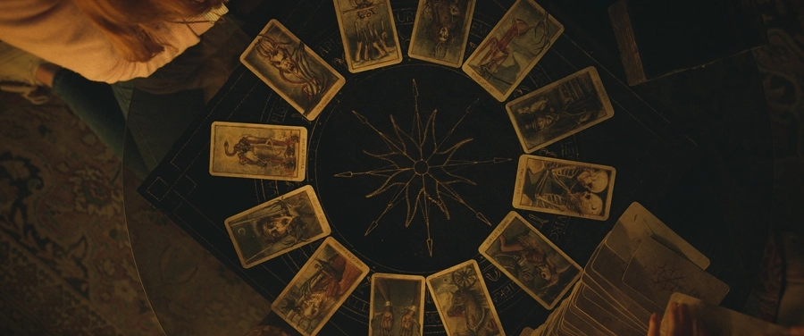 Tarot: Khám phá bí ẩn ma quái qua các lá bài