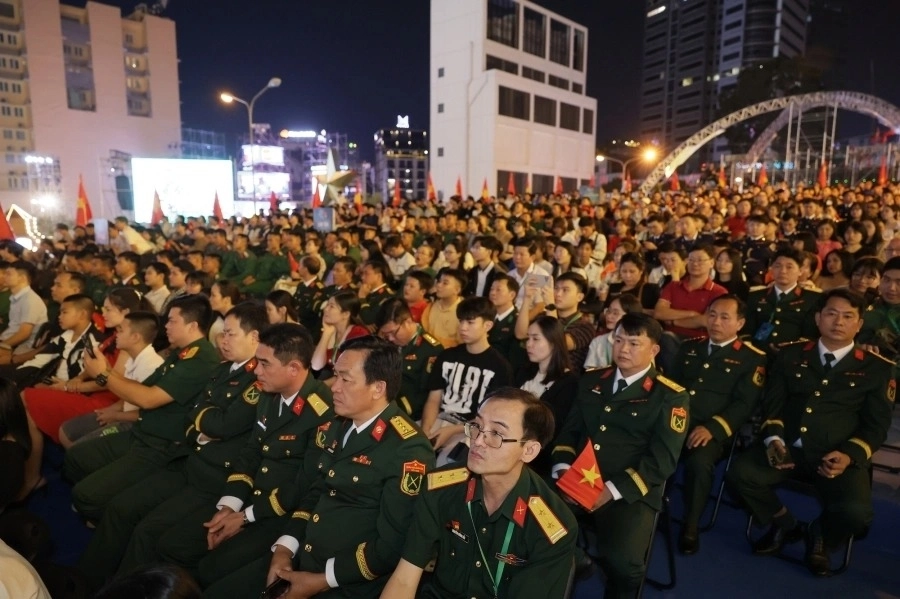 Hòa nhạc nghệ thuật “Bài Ca Không Quên”: Dấu ấn sâu sắc kỷ niệm 80 năm Quân đội Nhân dân Việt Nam