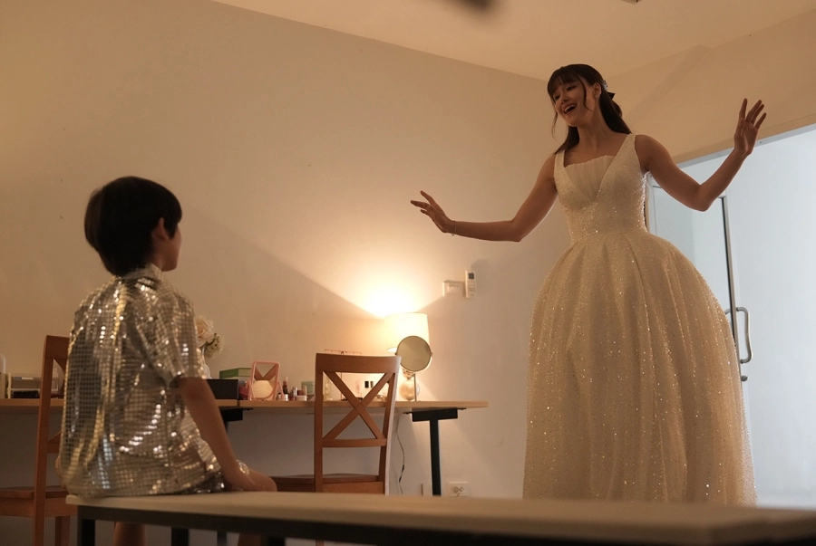 'Em xinh' Lamoon bắt tay GDH hát nhạc phim Người Đẹp Và Quái Lạ với phiên bản tiếng Việt