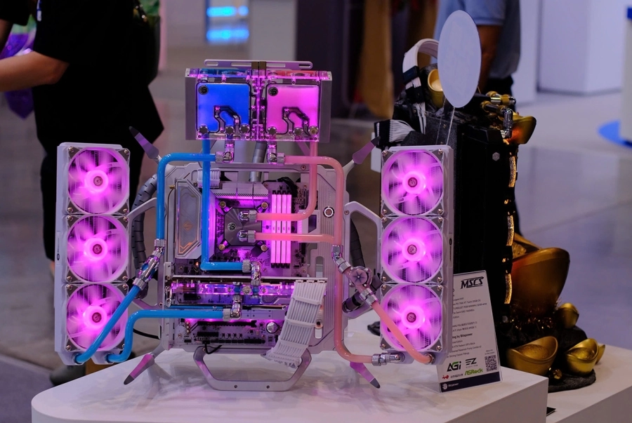 COMPUTEX 2025: Những cổ PC đẹp - độc - mạnh