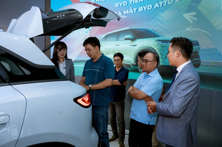 Tăng tốc thị trường miền Tây, BYD ra mắt ô-tô điện Atto 2, khai trương showrom 4s lớn nhất khu vực