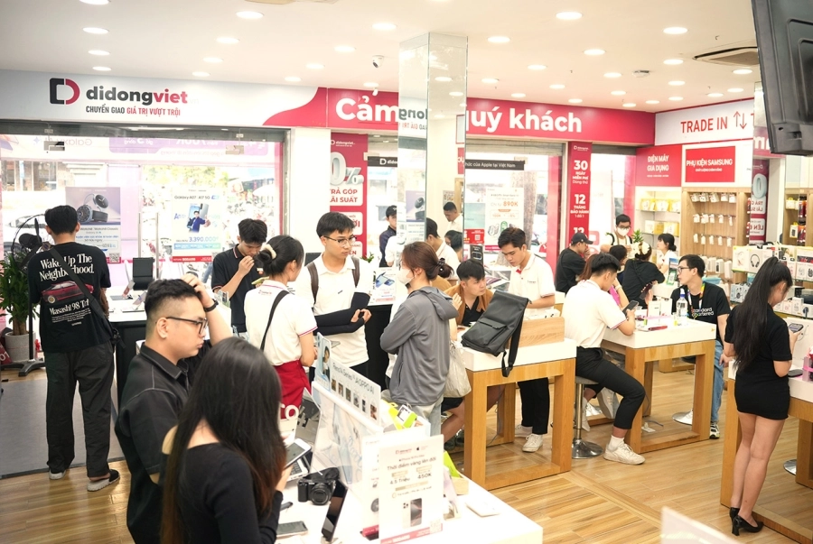 Mở đặt cọc Macbook Neo, Di Động Việt áp dụng ưu đãi riêng cho học sinh - sinh viên