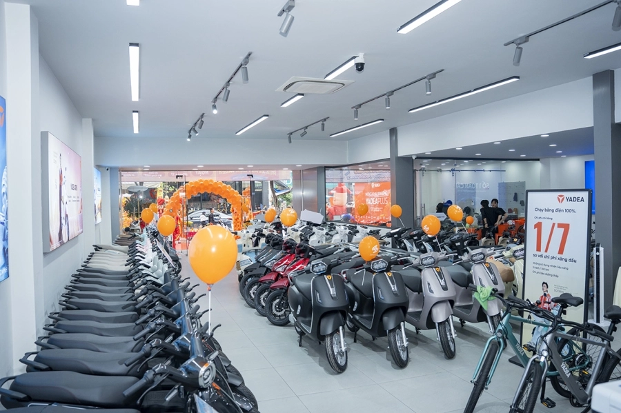 Mở showroom Yadea Plus, Yadea mang trải nghiệm chính hãng đến người dân Tp.