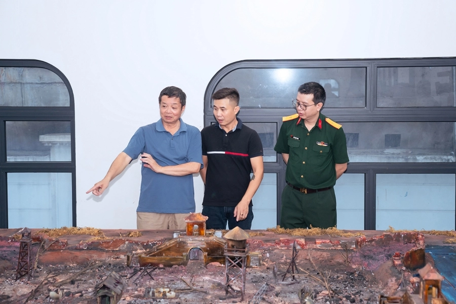 Showcase phim điện ảnh Mưa Đỏ: Nhìn lại hành trình đưa trận chiến 81 ngày đêm tại Thành cổ Quảng trị lên màn ảnh rộng