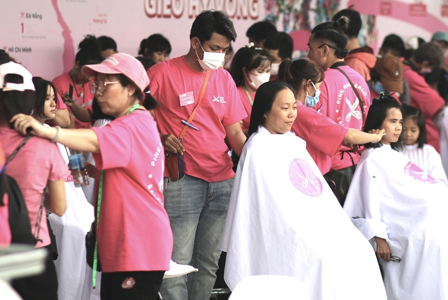 Giải Chạy Hồng 2025: Chung nhịp chạy, nối dài nghị lực sống