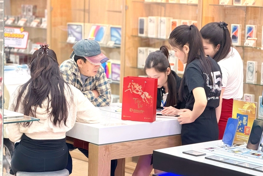 Samsung Galaxy S26 Ultra tại Di Động Việt: Trả trước 0 đồng, giá cuối chỉ từ 26,99 triệu đồng