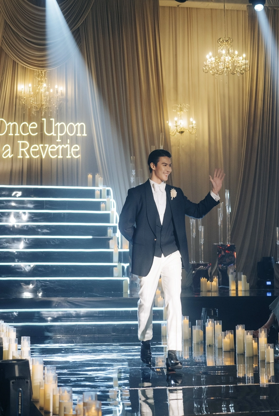 Triển lãm cưới ‘Once Upon A Reverie’ tại The Reverie Saigon, chương cổ tích bắt đầu từ ngày chung đôi