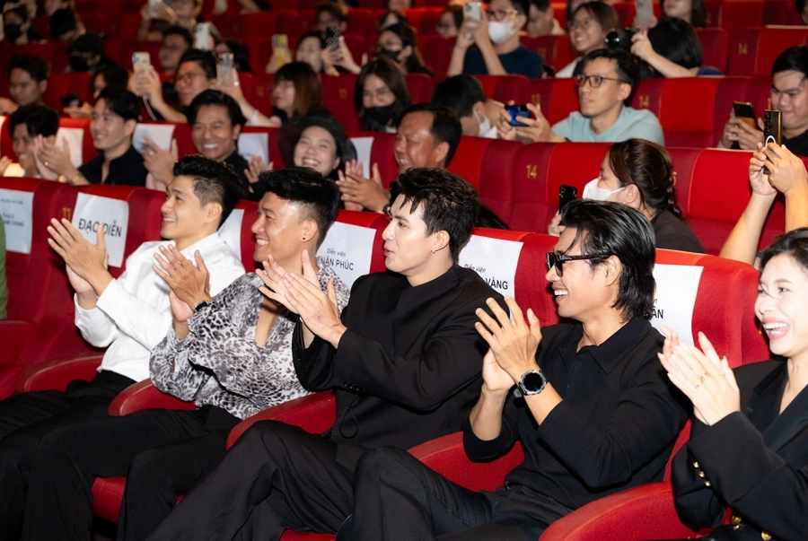 Cơ trưởng Phạm Trung Nam và tiếp viên Ngô Kim Thanh kể lại sự kiện cướp máy bay năm xưa trong showcase phim Tử Chiến Trên Không