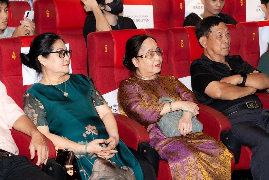 Cơ trưởng Phạm Trung Nam và tiếp viên Ngô Kim Thanh kể lại sự kiện cướp máy bay năm xưa trong showcase phim Tử Chiến Trên Không