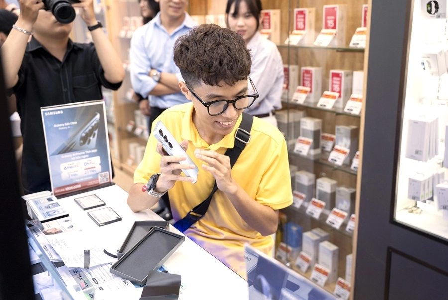 Samsung Galaxy S26 Ultra tại Di Động Việt: Trả trước 0 đồng, giá cuối chỉ từ 26,99 triệu đồng