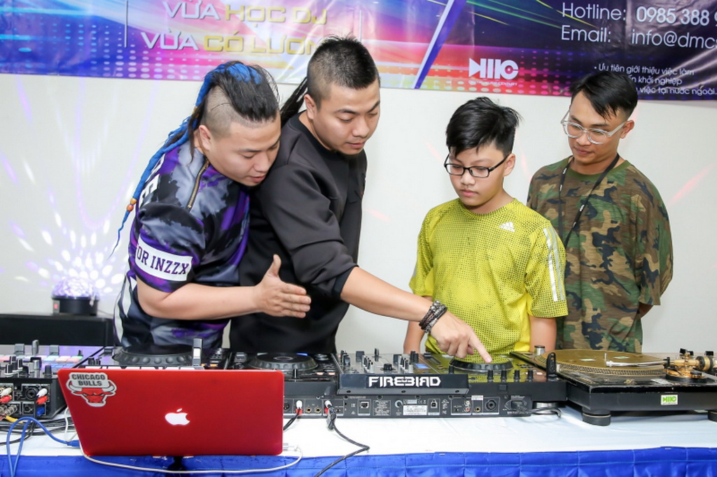 DJ Wang Trần khai trương học viện DJ Super Star