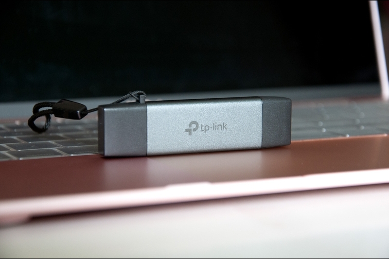 Đầu đọc thẻ nhớ TP-Link UA430D giúp sao chép dữ liệu nhanh chóng giữa các thiết bị
