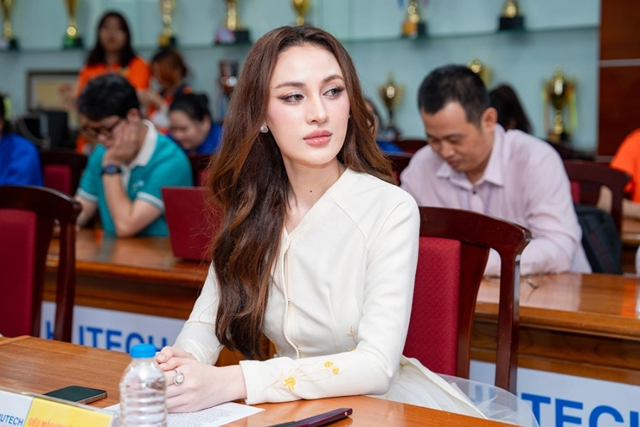 Sân chơi sắc đẹp cho sinh viên Miss HUTECH 2025 trao vương miện tiền tỉ