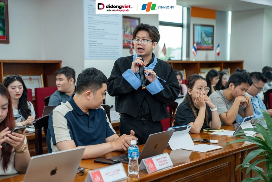 Di Động Việt  cùng Synnex FPT mang chương trình D.Educare “Mở lối nghề nghiệp cùng AI” đến với hàng nghìn sinh viên