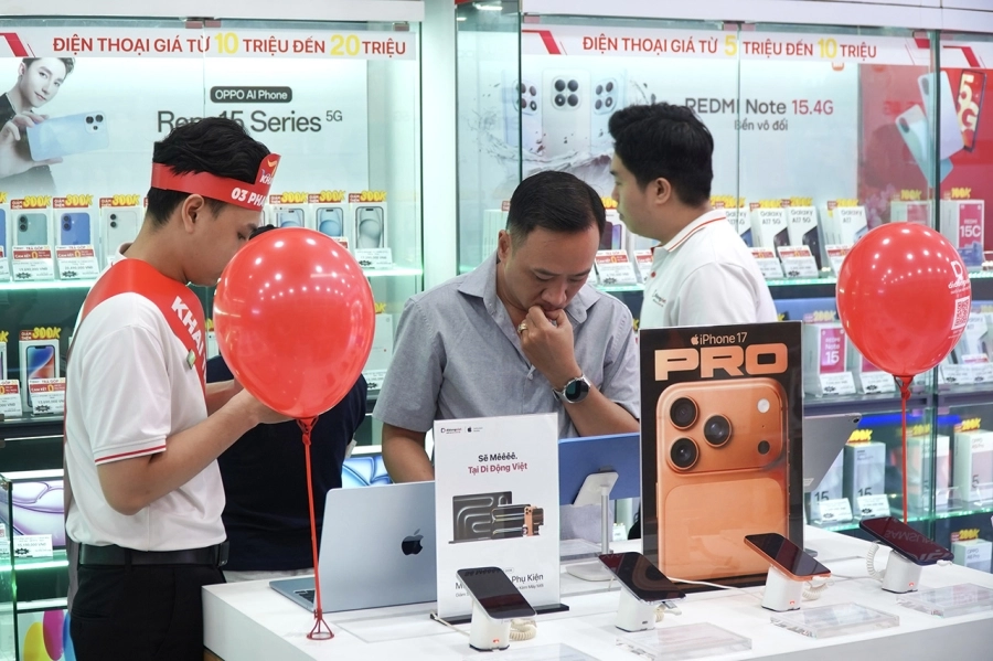 Trước ngày mở bán chính thức dòng Galaxy S26, Di Động Việt khai trương thêm cửa hàng mới tại Phan Đăng Lưu