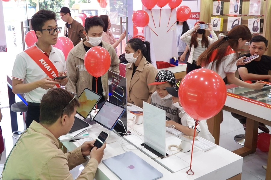 Trước ngày mở bán chính thức dòng Galaxy S26, Di Động Việt khai trương thêm cửa hàng mới tại Phan Đăng Lưu