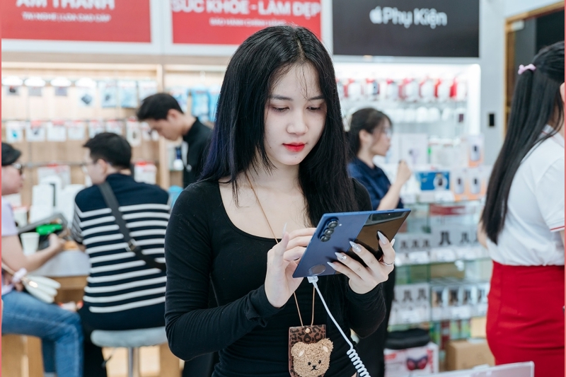 Mở bán sớm Samsung Galaxy Z Fold7/ Z Flip7, Di Động Việt trao hàng trăm máy cùng nhiều ưu đãi đến khách 