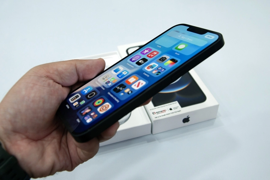 Di Động Việt mở bán iPhone 16e: Chiếc iPhone đáng tham khảo cho người mới