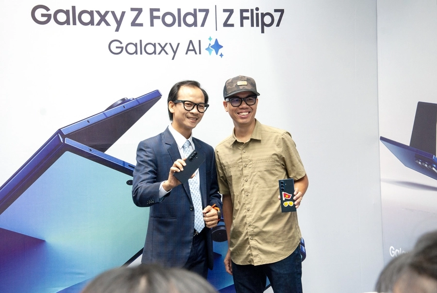 Mở bán sớm Samsung Galaxy Z Fold7/ Z Flip7, Di Động Việt trao hàng trăm máy cùng nhiều ưu đãi đến khách 