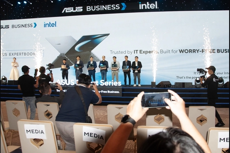 ASUS ra mắt loạt sản phẩm Expert Series mới với hành trình trải nghiệm độ bền của dòng laptop ExpertBook