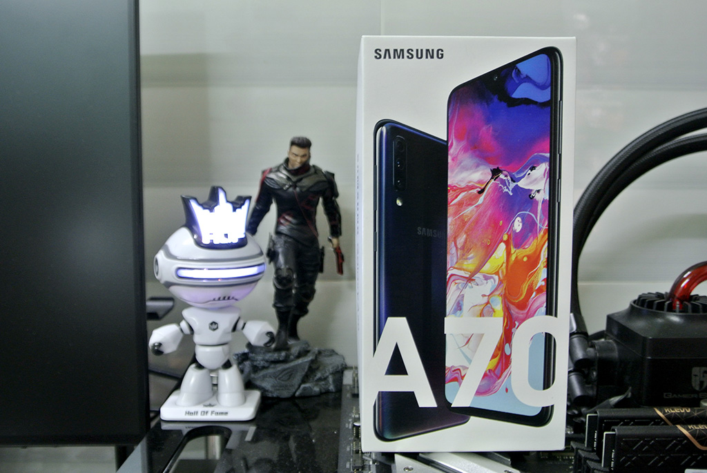 Mua Samsung Galaxy A70 rẻ hơn 1 triệu đồng tại Di Động Việt