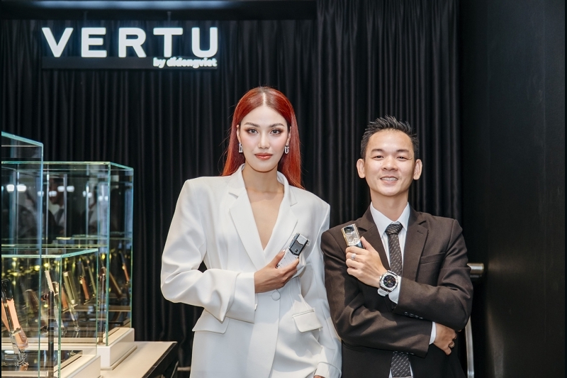 Siêu mẫu Lan Khuê chính thức trở thành đại sứ thương hiệu Vertu tại Việt Nam
