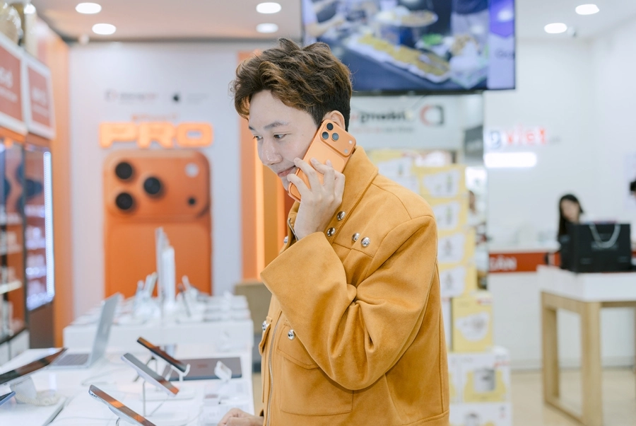 Việt Phương Thoa, Viên Vibi,... trade-in iPhone 17 Pro Max tại Di Động Việt