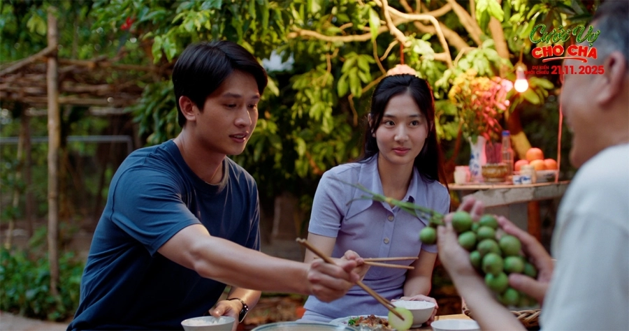Phim diện ảnh Cưới Vợ Cho Cha hé lộ câu chuyện gia đình giằng xé qua teaser trailer và poster trái ngược