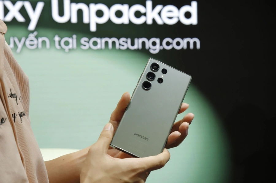 Di Động Việt mở đặt trước dòng flagship Samsung Galaxy S23 với giá từ 24,99 triệu đồng cùng ưu đãi quà tặng 7 triệu đồng