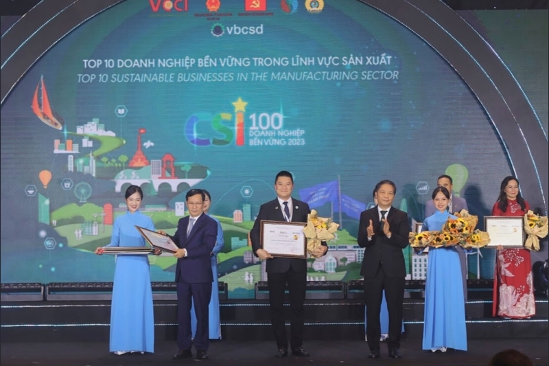 Greenfeed tiếp tục được vinh danh trong “Top 100 doanh nghiệp bền vững Việt Nam năm 2023