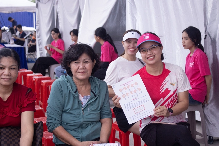 Giải Chạy Hồng 2025: Chung nhịp chạy, nối dài nghị lực sống