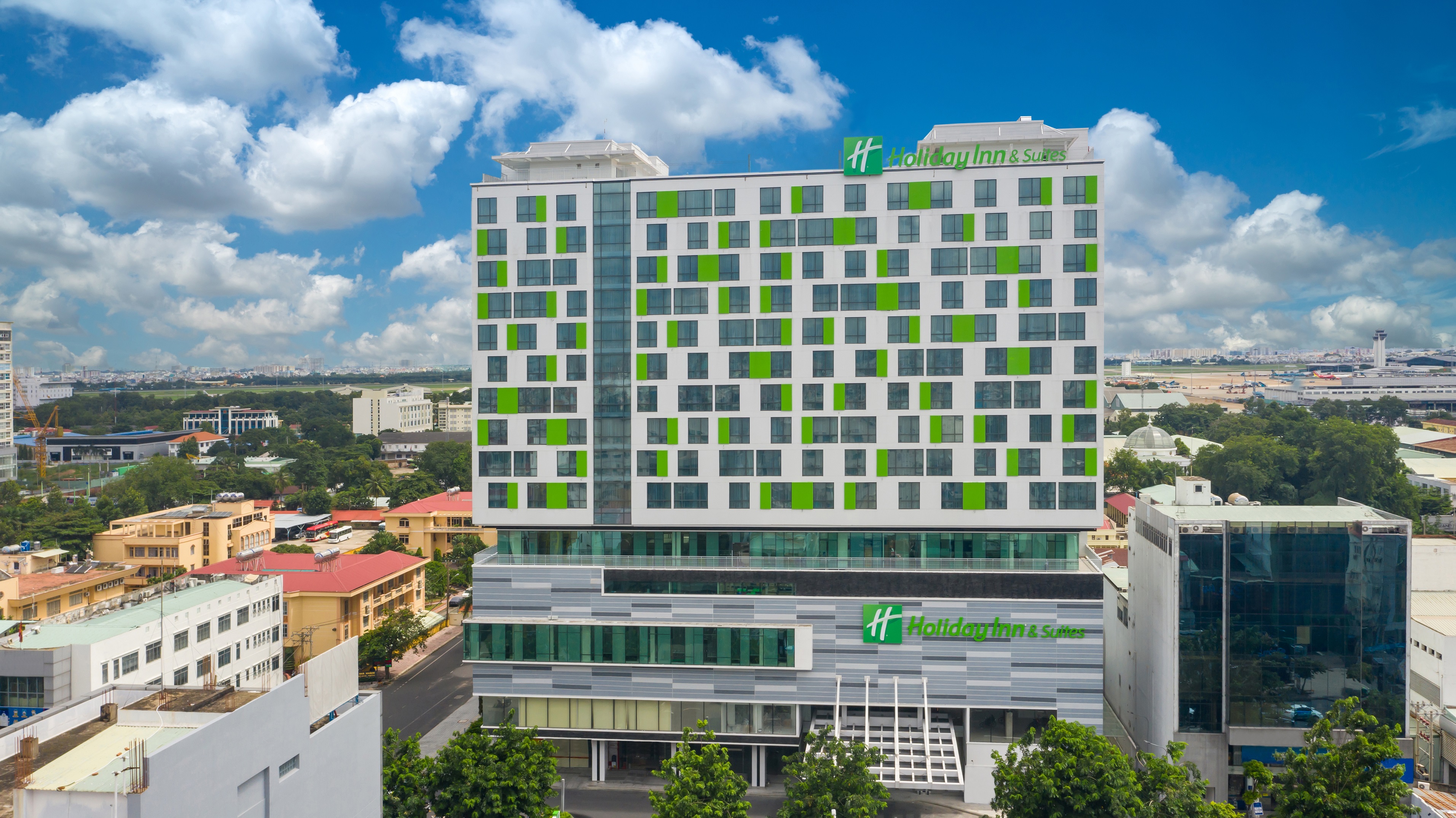 Khách Sạn Holiday Inn Đầu Tiên Ở Việt Nam  Khai Trương Tại Thành Phố Hồ Chí Minh