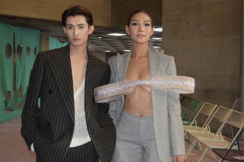 Diệp Linh Châu khoe phong cách ấn tượng khi tham gia show thời trang Burberry tại London Fashion Week 2024