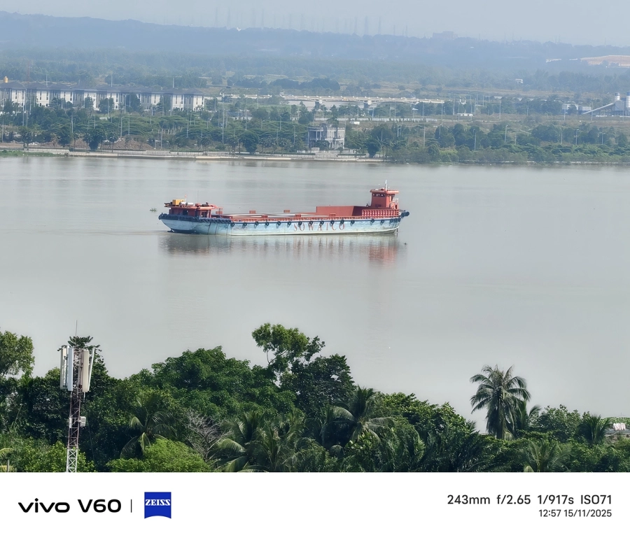 vivo V60 5G: Pin “trâu” trong thân máy mảnh mai, camera ấn tượng, thoải mái giải trí, sáng tạo nội dung số