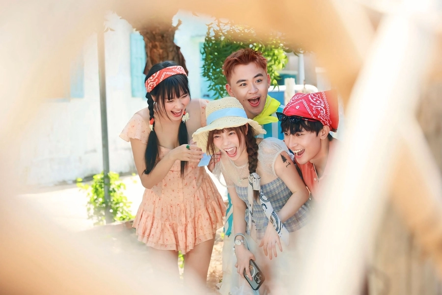 Làng Biển Hahaha: Webdrama mang tiếng cười và thông điệp chữa lành