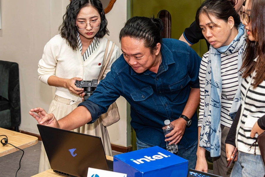 Intel trình diễn các tính năng thực tế của AI PC